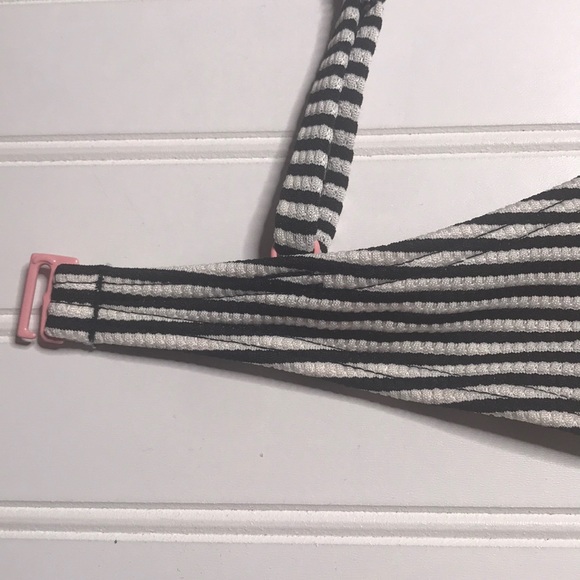 Xhilaration Sz M retro style swimsuit top - Picture 2 of 4